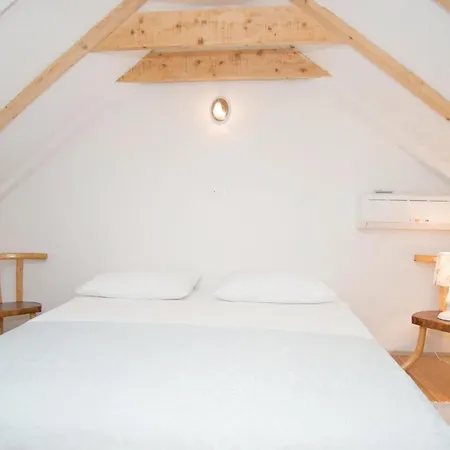 Tatil Evi I Zmijavci