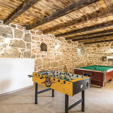 Tatil Evi I Zmijavci